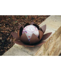 Ferrum Metall-Gartenstecker Glasseerose 7 Ferrum Metall-Gartenstecker Glasseerose -Gardena Verkäufe 4081147 WE MO 002 RostSeeroseMitGlaskugelGartenfigur