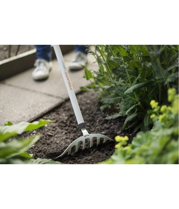 Fiskars Rechen Solid Light 4 Fiskars Rechen Solid Light – Bild 2