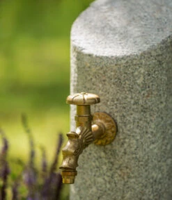 Dehner Granit-Wasserzapfsäule, Ca. Ø18/H100 Cm -Gardena Verkäufe 4450565 WE DE 006 DehnerGranitWasserzapfsaeule