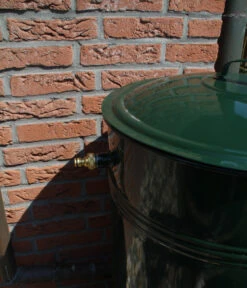 RENNER Metall-Regentonne Inkl. Steckanschluss, 150 L, Dunkelgrün -Gardena Verkäufe 6609481 WE DE 005 RegenwasserSammeltonnemitSteckanschlussca150l