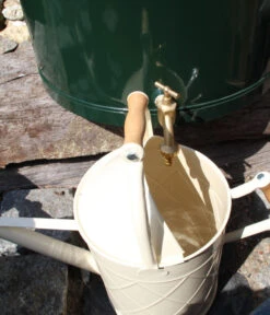 RENNER Metall-Regentonne Inkl. Steckanschluss, 150 L, Dunkelgrün -Gardena Verkäufe 6609481 WE DE 006 RegenwasserSammeltonnemitSteckanschlussca150l