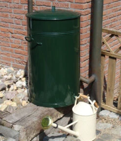 RENNER Metall-Regentonne Inkl. Steckanschluss, 150 L, Dunkelgrün -Gardena Verkäufe 6609481 WE MO 002 RegenwasserSammeltonnemitSteckanschlussca150l