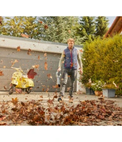 GARDENA Akku-Bläser PowerJet 18V P4A Set -Gardena Verkäufe 6726350 WE MO 001 GARDENAAkkuBlaeserPowerJet18VP4ASet 1