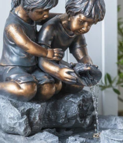 Dehner Polyresin-Gartenbrunnen Couple, Ca. H48 Cm -Gardena Verkäufe 6911093 WE DE 002 BrunnenCouple