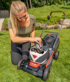 AL-KO Akku-Rasenmäher 42.2 LI Comfort, Inkl. 2 Akkus 16 AL-KO Akku-Rasenmäher 42.2 LI Comfort, Inkl. 2 Akkus -Gardena Verkäufe 6942668 WE DE 001 AkkuRasenmaeherComfort